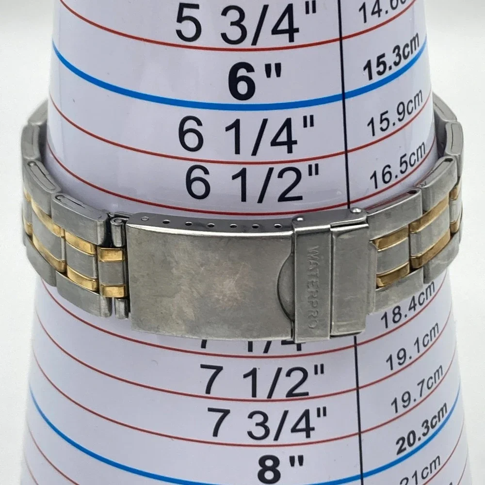Guess Waterpro Men's Watch Sun Moon 39mm Gold Silver Tone Day Date New Battery